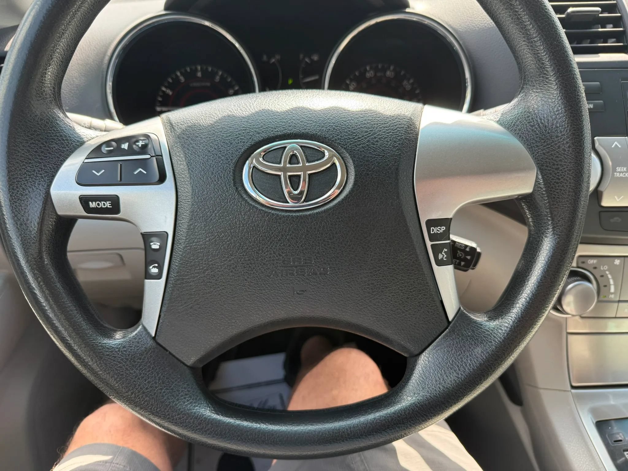 Used 2012 Toyota Highlander 4WD w/ Tech Pkg image 11
