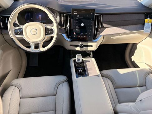 New 2026 Volvo XC90 B6 Ultra w/ Protection Package AWD/4WD image 17