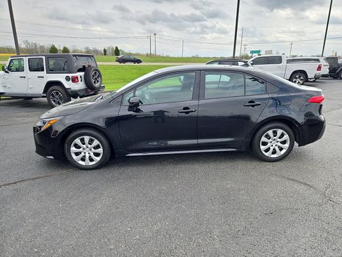 Used 2024 Toyota Corolla LE image 2