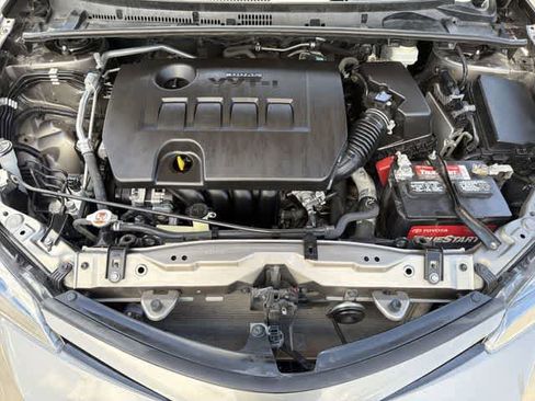 Used 2019 Toyota Corolla XSE FWD image 11