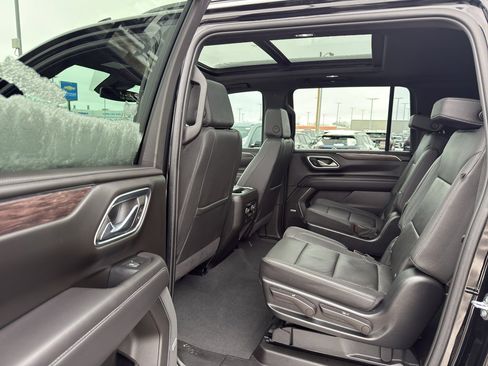 Certified 2023 Chevrolet Suburban Z71 w/ Luxury Package image 29