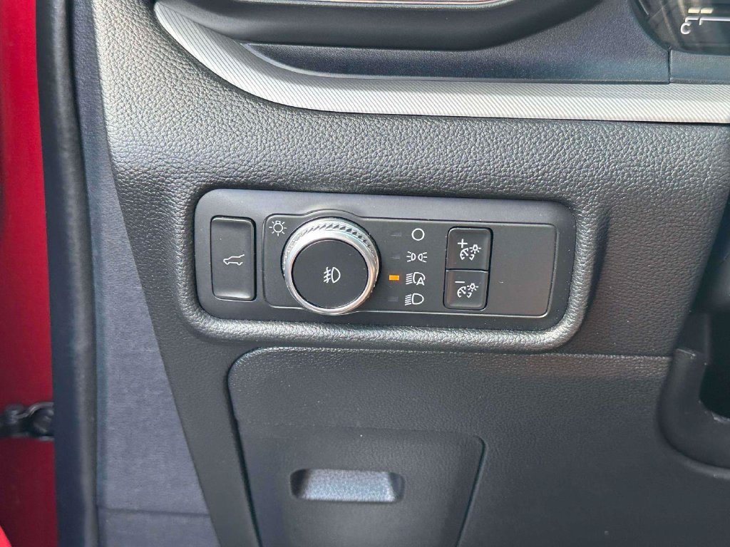 Used 2020 Ford Explorer XLT w/ Equipment Group 202A AWD/4WD image 20
