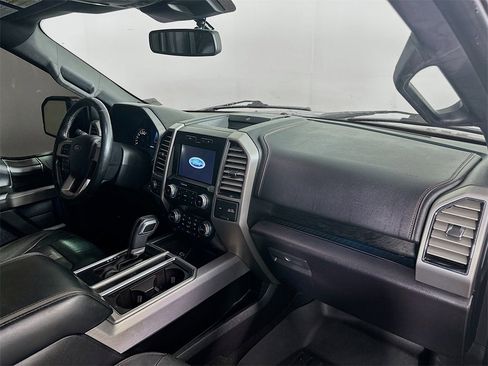 Used 2019 Ford F150 Platinum image 32