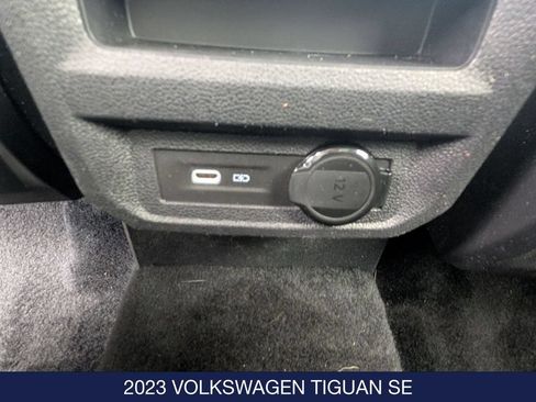 Used 2023 Volkswagen Tiguan SE AWD/4WD image 18