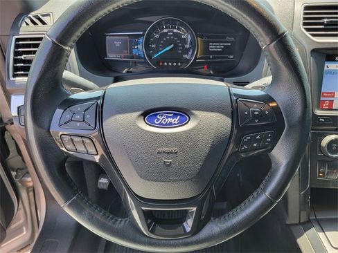 Used 2017 Ford Explorer XLT w/ Equipment Group 202A image 17