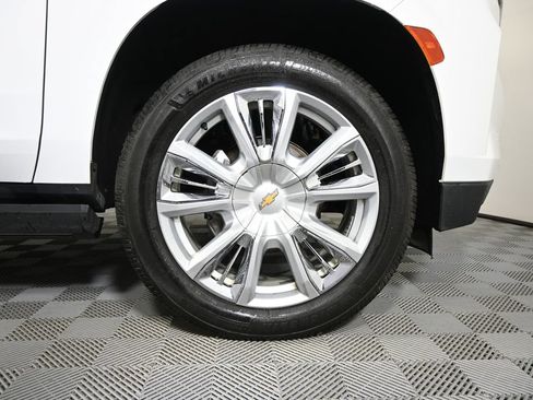 Used 2021 Chevrolet Suburban High Country AWD/4WD image 11
