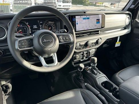 New 2025 Jeep Wrangler Sahara w/ Technology Group image 30