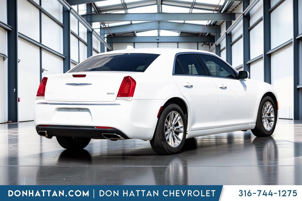 Used 2020 Chrysler 300 Touring w/ Driver Convenience Group RWD image 28