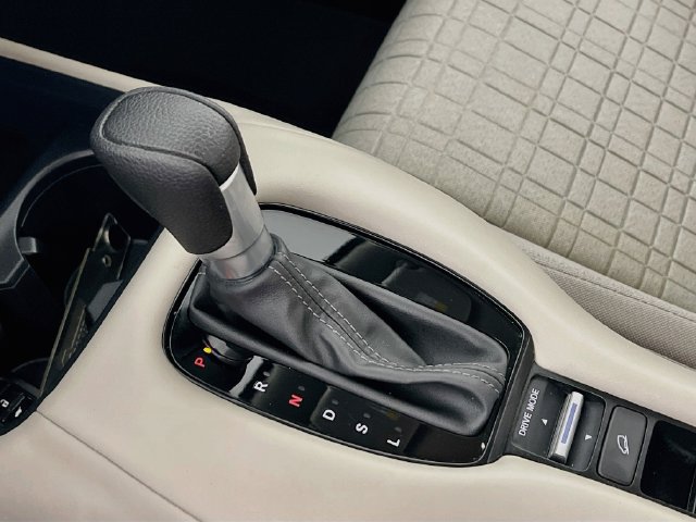 Used 2024 Honda HR-V LX image 18