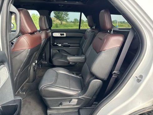 Used 2023 Ford Explorer Platinum w/ Technology Package image 42