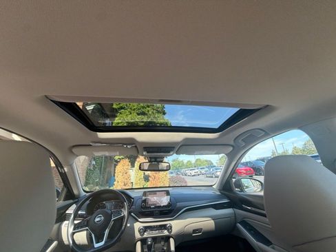 Used 2019 Nissan Altima 2.5 SL FWD image 11