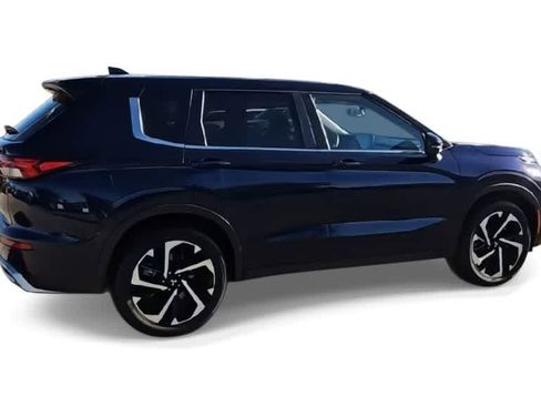 Used 2024 Mitsubishi Outlander SE image 8
