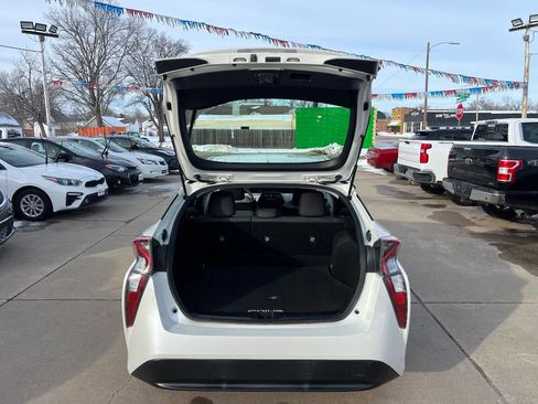 Used 2016 Toyota Prius Two image 20