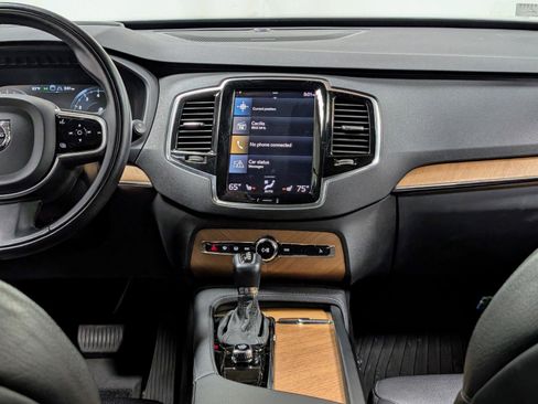 Used 2022 Volvo XC90 T6 Momentum w/ Advanced Package image 29