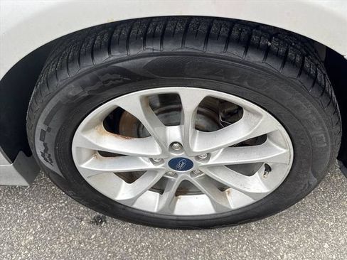 Used 2019 Ford Fusion SE FWD image 10