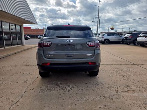 Used 2024 Jeep Compass Latitude w/ Convenience Group AWD/4WD image 7