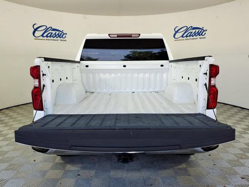 Used 2022 Chevrolet Silverado 1500 LT AWD/4WD image 5