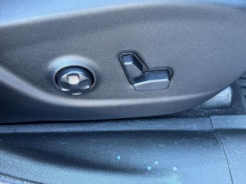 Used 2019 Jeep Cherokee Limited image 11