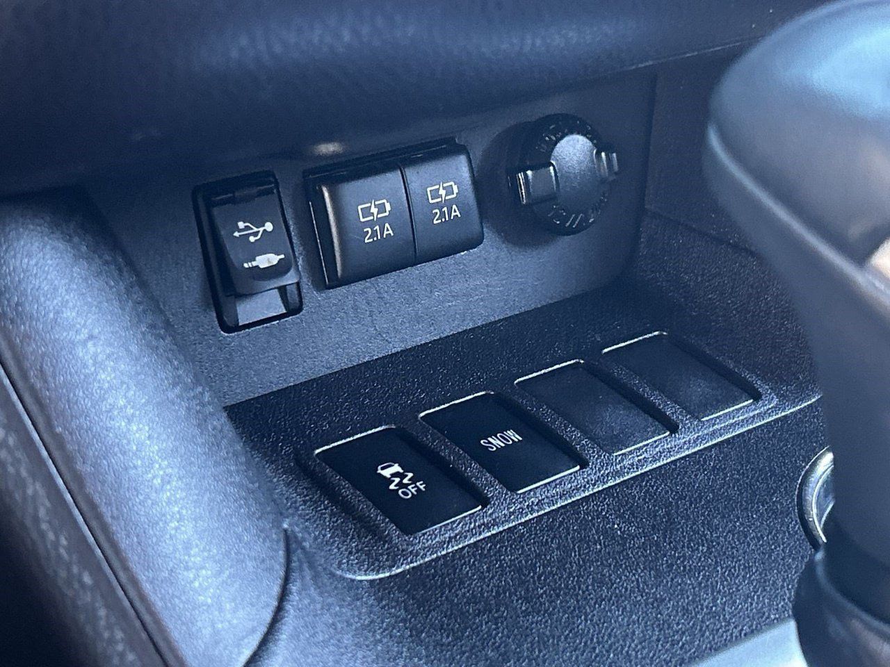 Used 2018 Toyota Highlander XLE FWD image 26