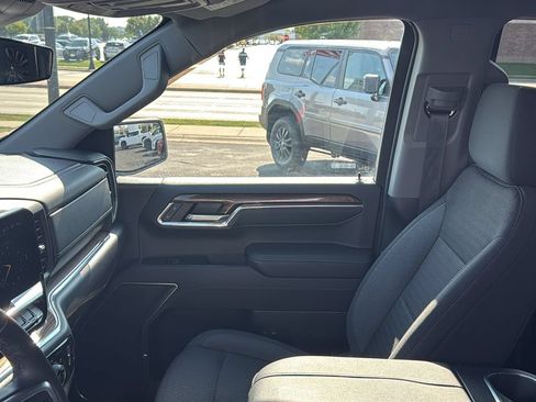 Used 2023 Chevrolet Silverado 1500 RST w/ Redline Edition AWD/4WD image 15