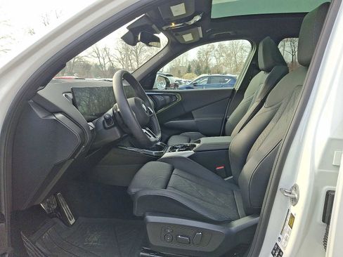 Used 2025 BMW X3 xDrive30i w/ Premium Package image 13