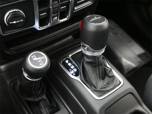 New 2025 Jeep Gladiator Sport image 23