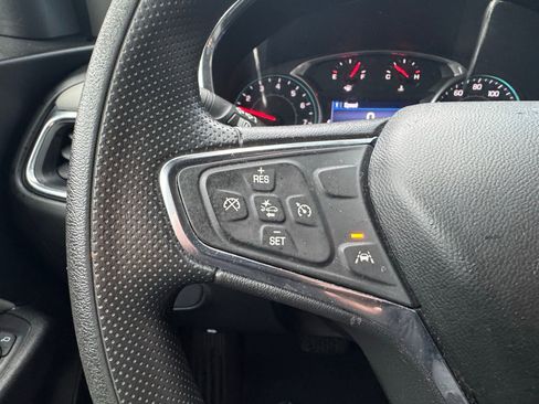 Used 2021 Chevrolet Equinox LT image 17