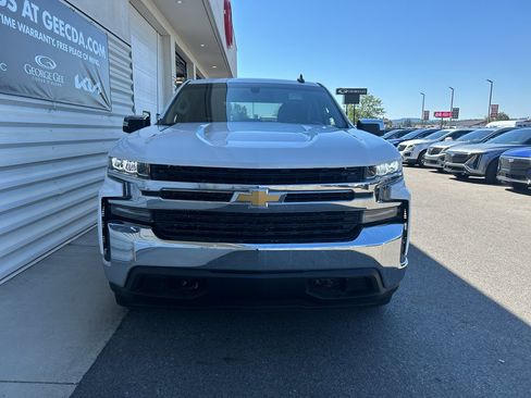 Used 2021 Chevrolet Silverado 1500 LT image 2