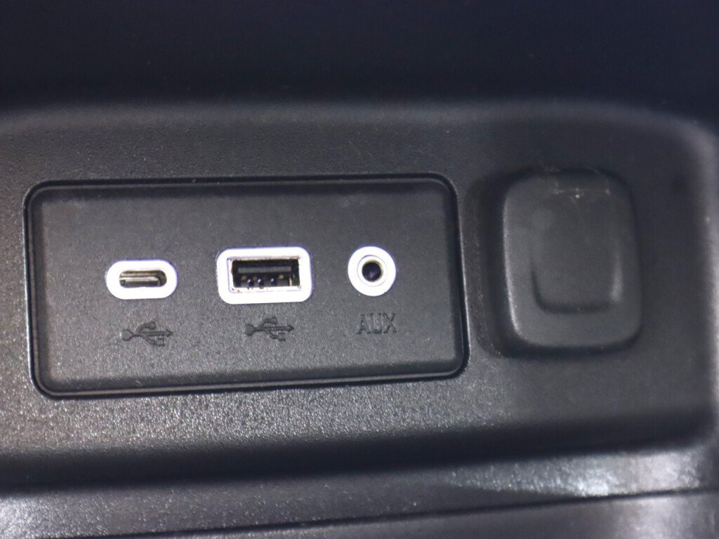 Used 2019 Chevrolet Equinox LT w/ Driver Convenience Package AWD/4WD image 23