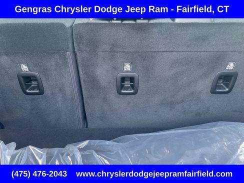 Certified 2025 Jeep Wrangler Unlimited Sahara AWD/4WD image 30