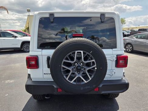 New 2026 Jeep Wrangler Sahara AWD/4WD image 9