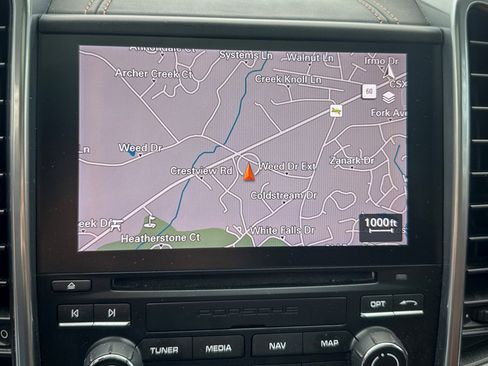 Used 2017 Porsche Cayenne Turbo image 32