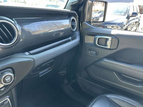 Used 2021 Jeep Wrangler Unlimited Sahara image 27