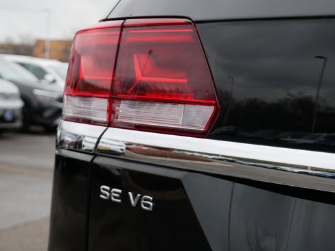 Certified 2023 Volkswagen Atlas SE w/ Panoramic Sunroof Package image 17