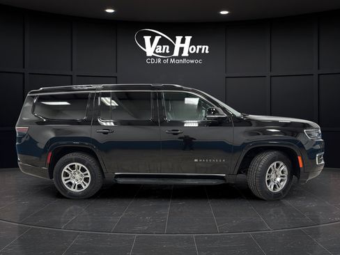 Used 2024 Jeep Wagoneer 4WD w/ Convenience Group I image 8