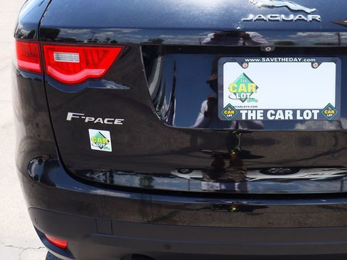 Used 2019 Jaguar F-PACE Prestige image 19
