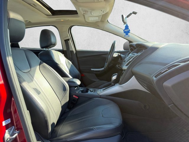 Used 2014 Ford Focus SE w/ Equipment Group 201A FWD image 16