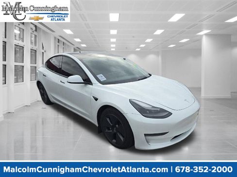 Used 2023 Tesla Model 3 Standard Range image 1