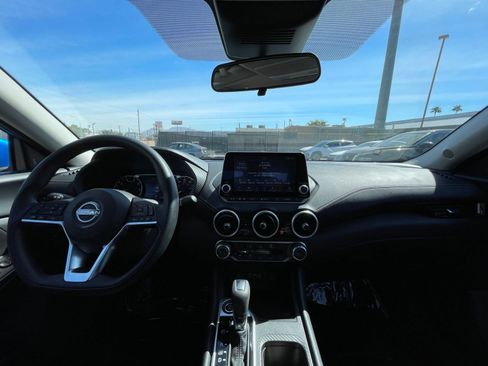 Used 2025 Nissan Sentra SV FWD image 31
