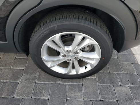 Used 2023 Buick Encore GX Preferred w/ Cold Weather Comfort Package AWD/4WD image 8