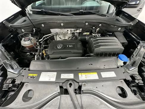 Certified 2022 Volkswagen Atlas Cross Sport SEL R-Line image 29