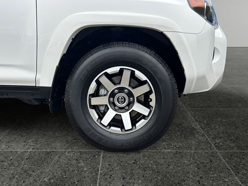 Used 2024 Toyota 4Runner TRD Off-Road Premium image 10