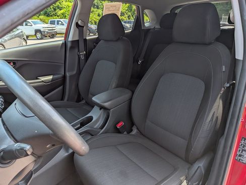 Used 2022 Hyundai Kona SEL FWD image 11