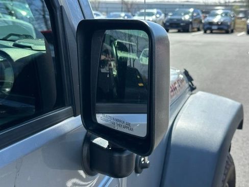 Used 2017 Jeep Wrangler Rubicon image 11