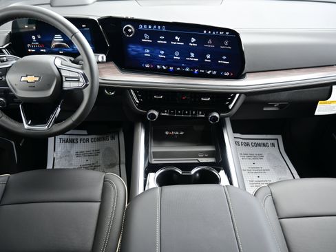 New 2026 Chevrolet Suburban Premier w/ Sun And Tow Package AWD/4WD image 21