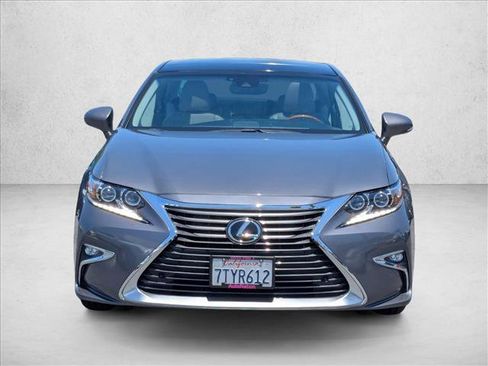 Used 2016 Lexus ES 350 w/ Luxury Package w/Wood Trim FWD image 2