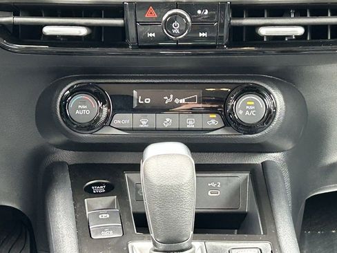 Used 2026 Nissan Kicks SV image 15