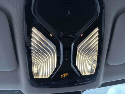 Used 2022 BMW X7 xDrive40i w/ Premium Package image 35