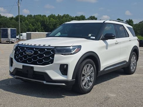 Used 2025 Ford Explorer Platinum RWD image 1