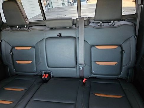 Used 2024 GMC Sierra 2500 AT4 w/ Technology Package image 19